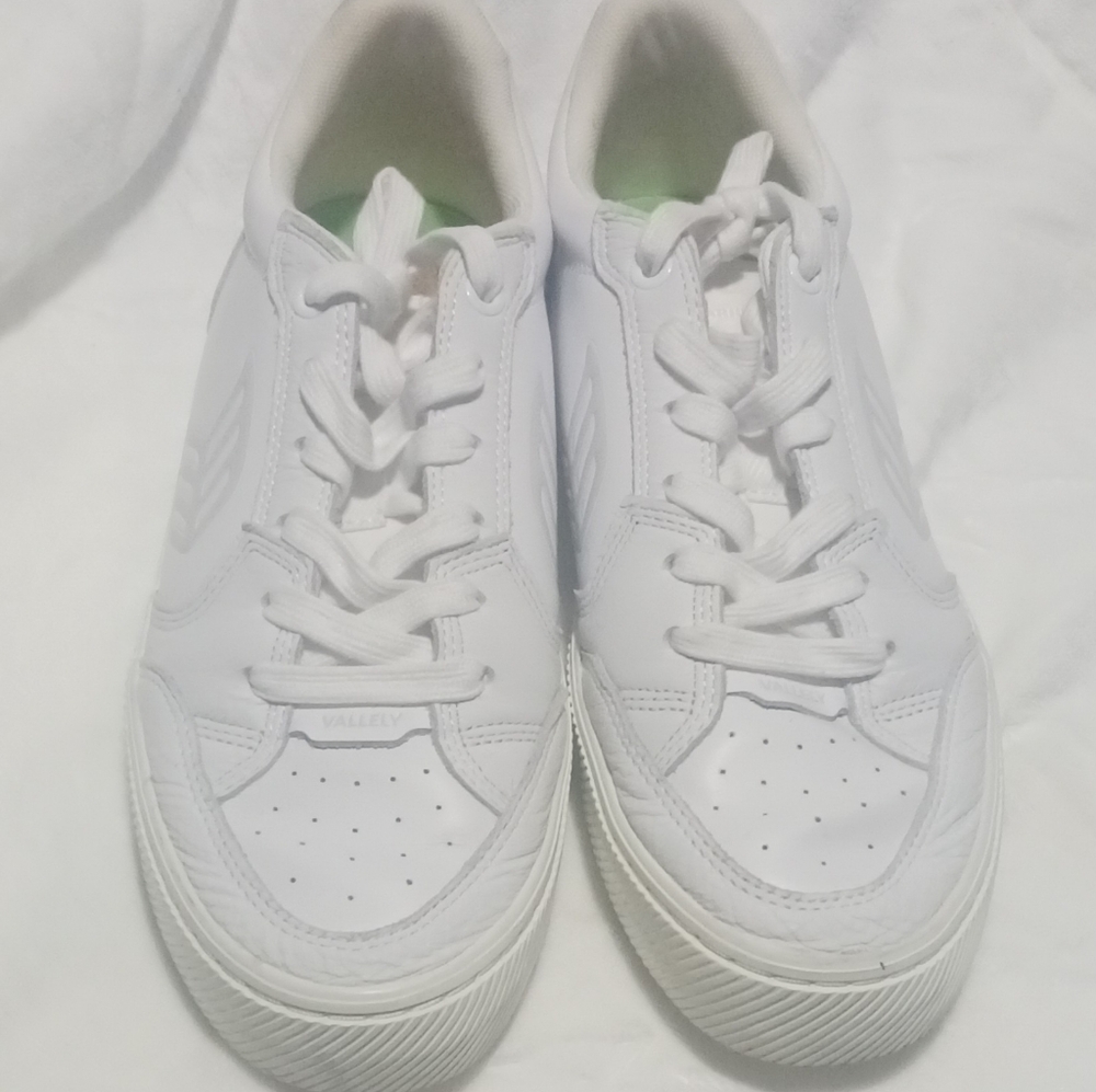 Cariuma neakers